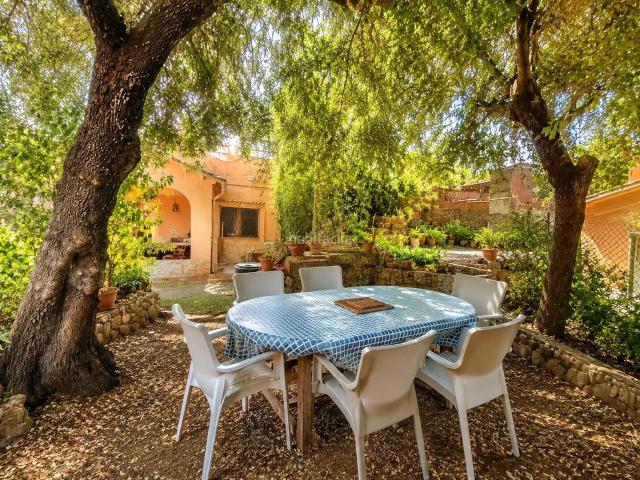 Masía en venta en Sant Fost de Campsentelles. Finca urbana en La Conrería. Masías Sant Fost de.
