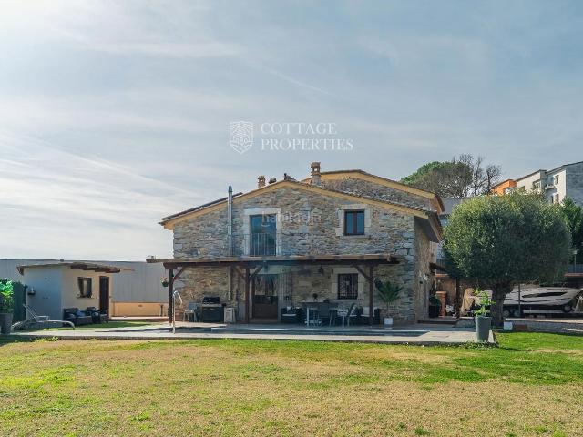 Masía en venta en Sant Julià del Llor i Bonmatí. Masia del siglo XVIII en exclusiva en venta en Bonmatí, Gironès, Girona. Masías Sant Julià del Llor i.