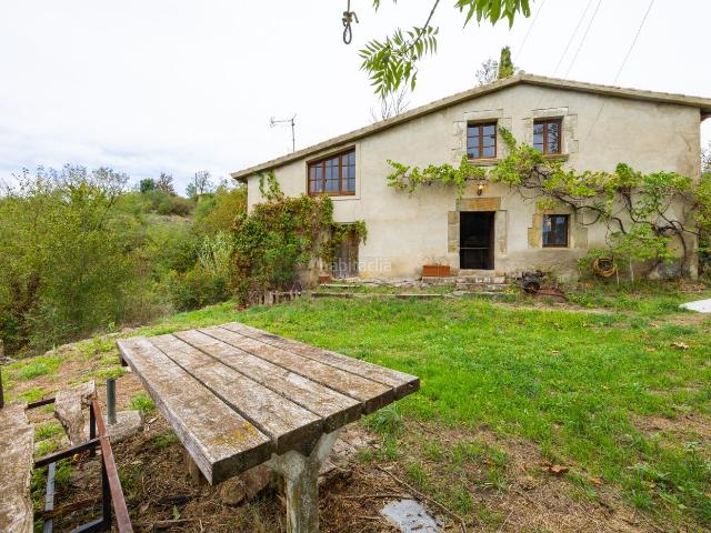 Masía en venta en Sant Pere de Torelló. Una masia amb encant, vistes espectaculars i un entorn per desconnectar. Masías Sant Pere de.