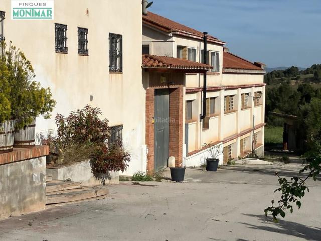Masía en venta en Sant Quintí de Mediona. Finca de turismo rural en funcionamiento en el Penedès, con dos viviendas y capacidad para 22 personas. Masías Sant Quintí de.
