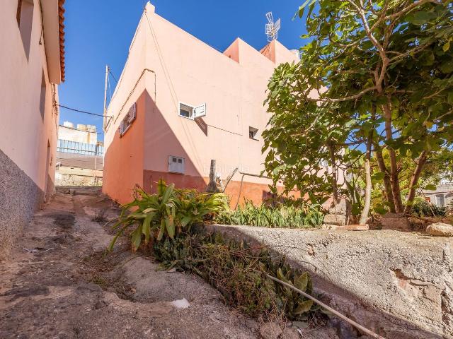 Masía en venta en Santa María de Guía de Gran Canaria. CASA TERRERA AMPLIA CON TERRENO. Masías Santa María de Guía de Gran.