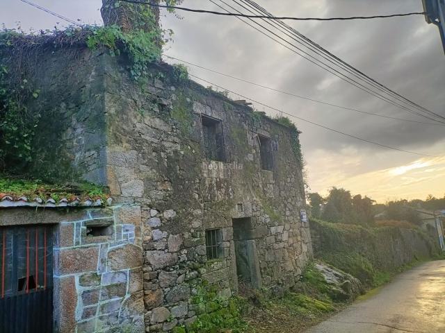 Masía en venta en Santiago de Compostela, Parroquias de Santiago. Finca en Laraño con Casa de Piedra para Restaurar. Masías Santiago de.