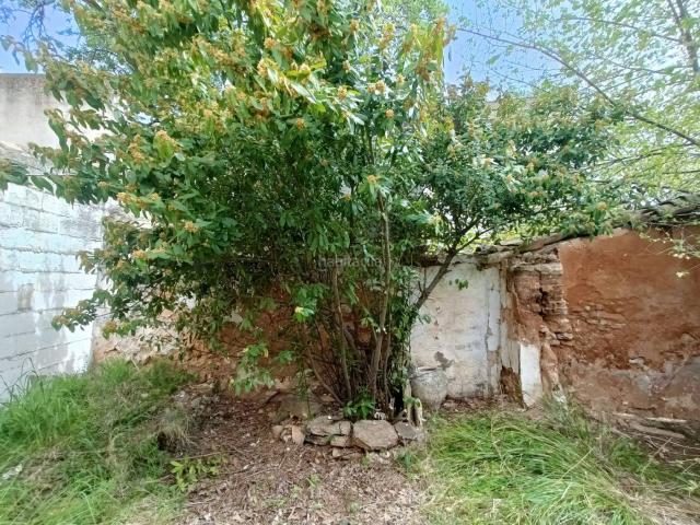 Masía en venta en San Clemente. Casa con encanto y gran patio en el corazón de San Clemente Ideal para reformar a tu gusto!. Precio 82.100. Masías San.