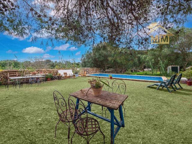 Masía en venta en San Clemente. CASA DE CAMPO EN SAN CLEMENTE CON PISCINA Y MUCHO TERRENO. Masías San.