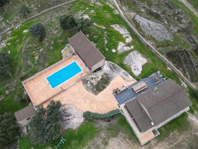 Masía en venta en San Vicente de Alcántara. Parcela con piscina y buen acceso en San Vicente de Alcantara. Masías San Vicente de.
