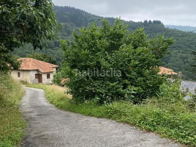 Masía en venta en Salas. Conjunto Rural tres casas en Salas. Masías.