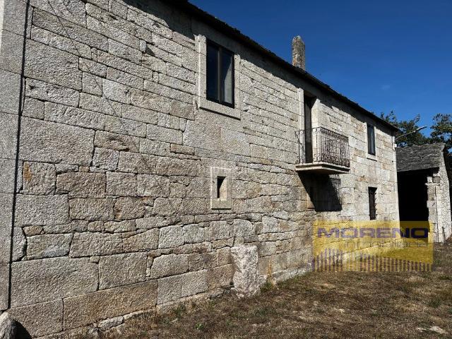 Masía en venta en Sarria. CASA RUSTICA CON 2 FINCAS Y 17 HA total. POLIGONO 37 PARCELA 365. Masías.