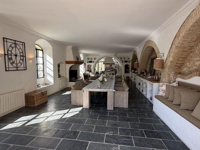 Masía en venta en Setenil de las Bodegas. Antiguo molino histórico en Andalucía con piscina en venta en Setenil. REF F5139844. Masías Setenil de las.
