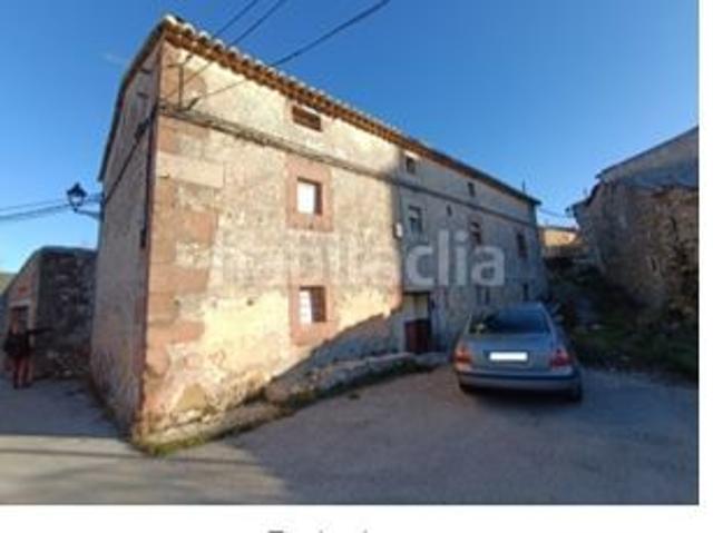 Masía en venta en Sigüenza. Ocasión de espaciosa casa rústica. Masías.