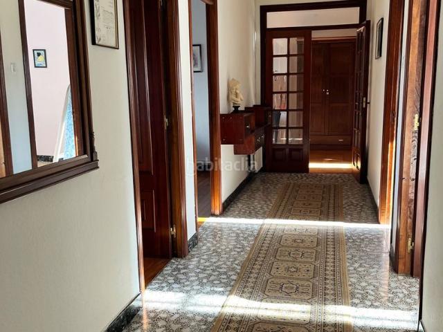Masía en venta en Silleda. CASA CON FINCA Y LOCAL EN EL CENTRO DE A BANDEIRA. Masías.