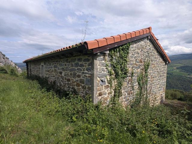 Masía en venta en Soba. Casa Rural en venta en Aja, 1 dormitorio. Masías.