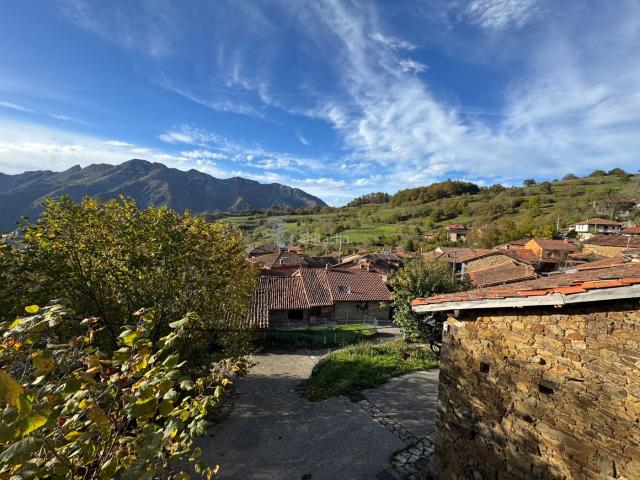Masía en venta en Sobrescobio. Venta Casa en LADINES. Masías.