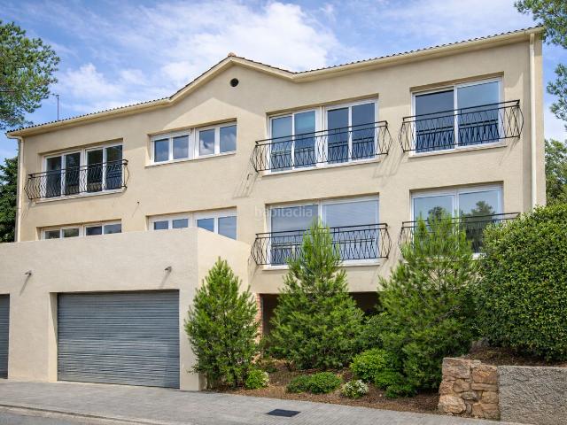Masía en venta en Subirats. Finca de 574 m² con opción de 4 viviendas y terreno edificable en Subirats Ordal. Masías.
