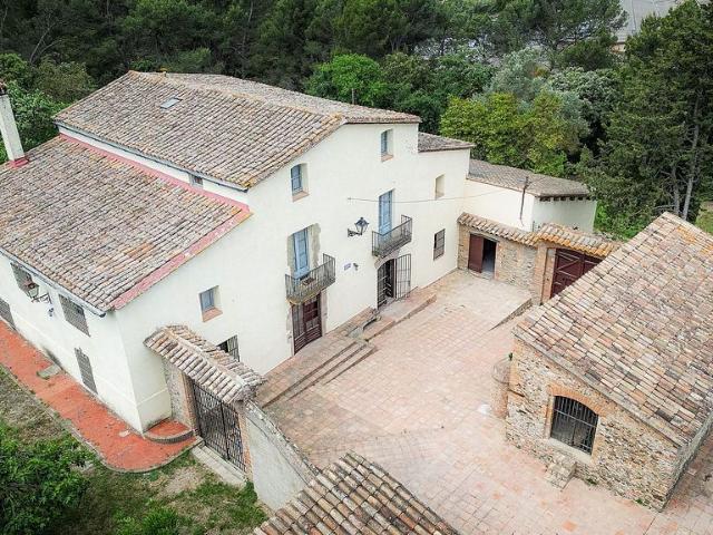 Masía en alquiler en calle Ds Can Codonyers, Cerdanyola del Vallès, de 1.200 m² por 8.000