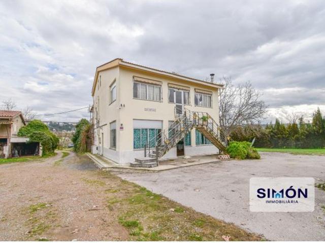 Masía en Sant Fruitós de Bages, en muy buen estado, con 2.350m2 10 hab y gran terreno exterior!