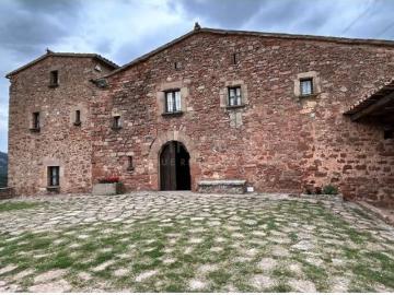 Masía Sant Lleïr — finca histórica de con ermita y 68 hectáreas en el Parque Natural de Sant Llorenç