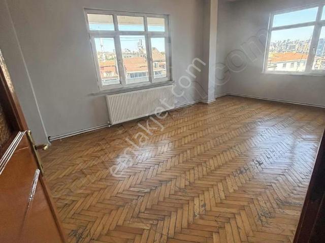 Maslak Çeşme Cad Üzerinde Kiralık Daire