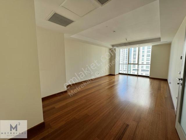 Maslak Mashattan Konutları 3+1 Boş Kiralık Daire Havuz Cephe