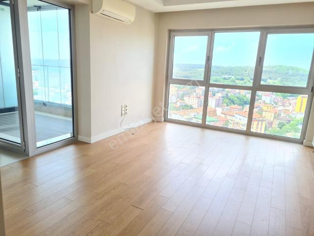 Maslak Myhome Sitesinde 1+1 Yüksek Kat Aylık Ödemeli Boş Daire
