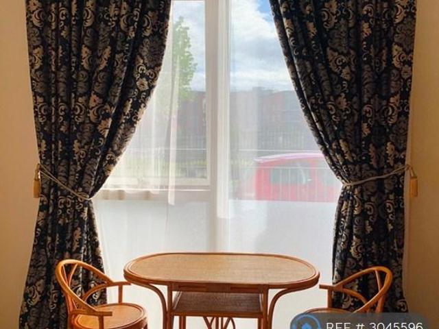 Mason Way, Birmingham, B15 1 bed flat to rent £900 pcm £208 pw