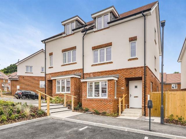 Mason Close, St Leonards On Sea TN37, 3 bed town house to rent, £1,700 pcm | PrimeLocation