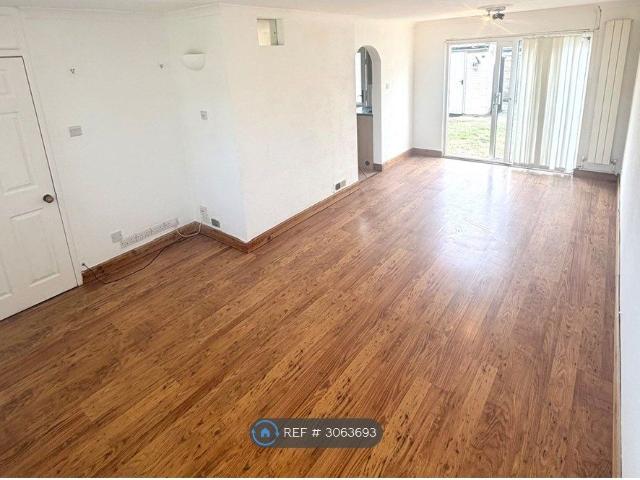Masons Court, Aylesbury HP19, 3 bed terraced house to rent, £1,600 pcm | PrimeLocation