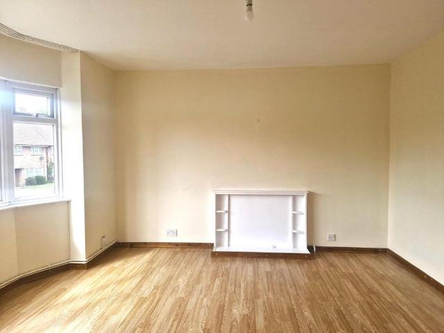 Masons road, En1 2 bed flat to rent £1,650 pcm £381 pw
