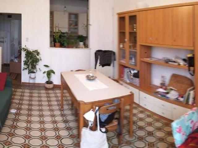 Massarenti/S. Orsola: ampio bilocale parzialmente arredato