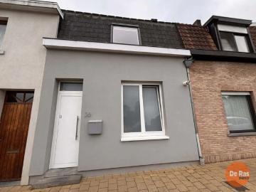 MASSEMEN Rijwoning met riante tuin