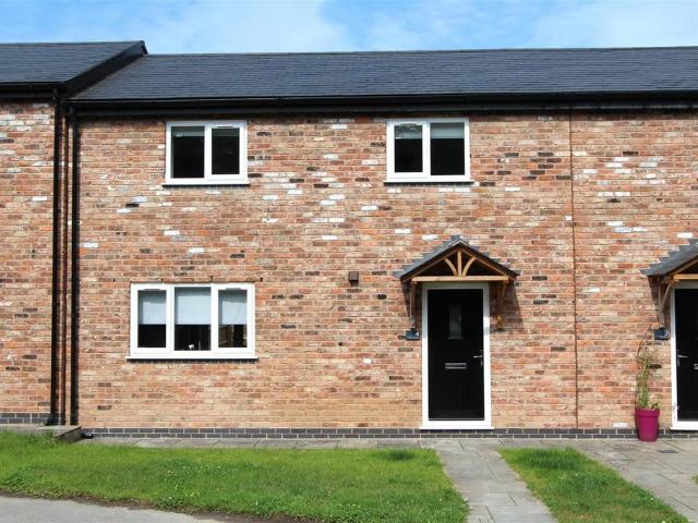Massey Brook Lane, Lymm 3 bed mews to rent £1,795 pcm £414 pw