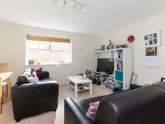 Massingberd Way, London, SW17 6AJ, United Kingdom | 2 bed apartment for rent #139401661 | Rentberry
