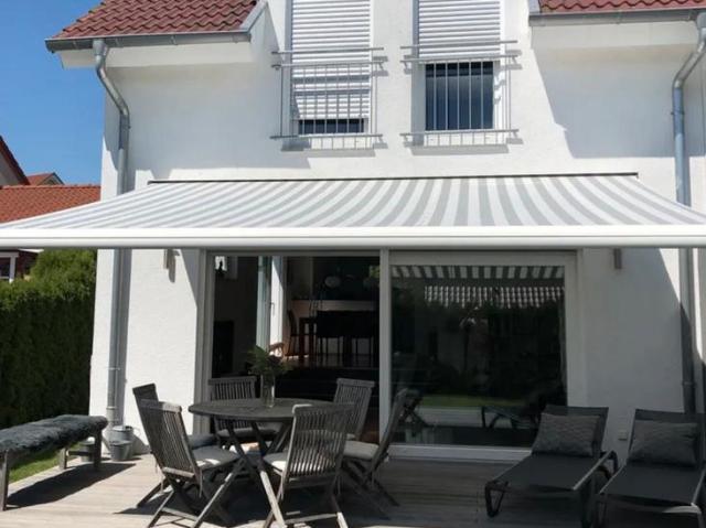 Massiv EFH A+ mit Wärmepumpe, PV, Garage, 2 Stellplätzen
