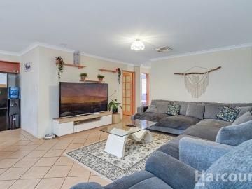 Massive Family Home on a Huge 749sqm Corner Block!