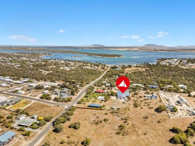 Massive Family Home or Investment Opportunity in Coffin Bay