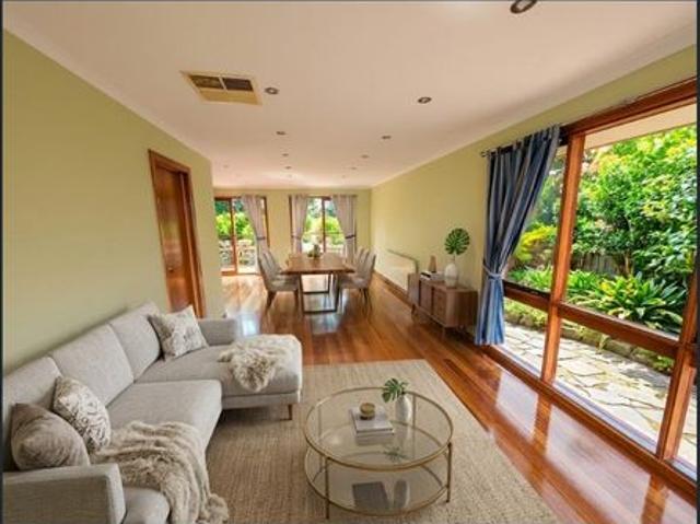 MASSIVE FAMILY HOME IN THE HEART OF WHEELERS HILL!