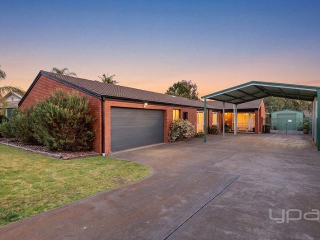 MASSIVE FAMILY HOME WITH EVERYTHING YOU COULD DREAM OF!