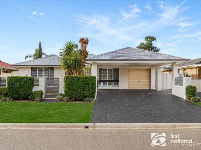 MASSIVE FAMILY HOME WITH STUNNING ALFRESCO!