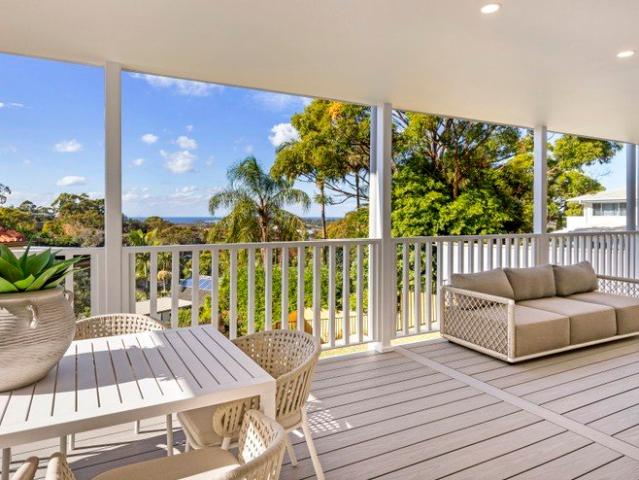 MASSIVE GARDEN DUPLEX WITH VIEWS 2 BEDS + MEDIA 380m2 approx