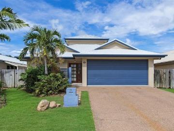 Massive Home ready to be loved in Idalia!