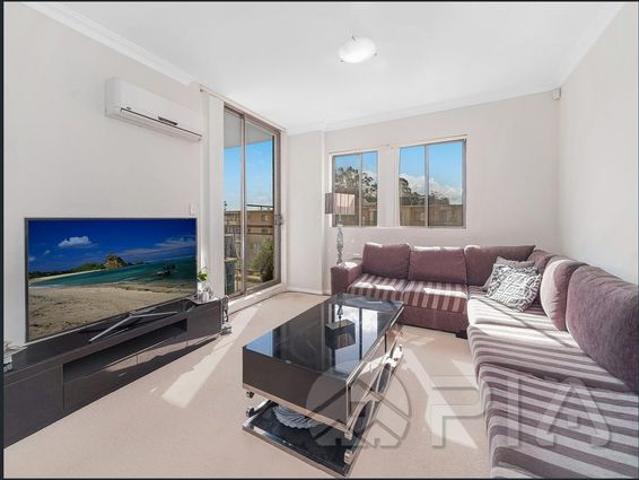 Massive Living Space, Featuring Study Area, Conveniently Above Shops!