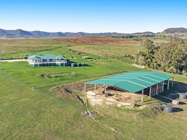 MASSIVE PRICE REDUCTION, STILL THE FANTASTIC VIEWS TO THE MOUNTAN RANGES
