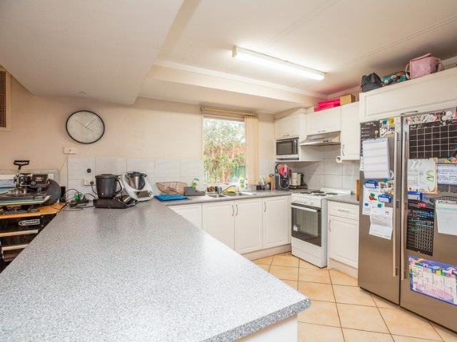 MASSIVE R30 CORNER BLOCK 1,098m² WITH ENDLESS POTENTIAL! $1,100 per week Rent!