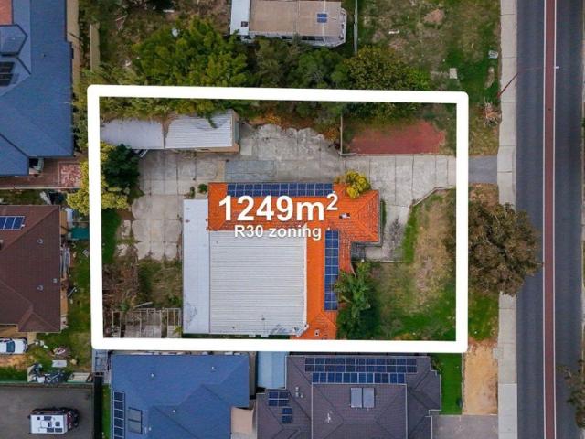 MASSIVE R30 DEVELOPMENT OPPORTUNITY!