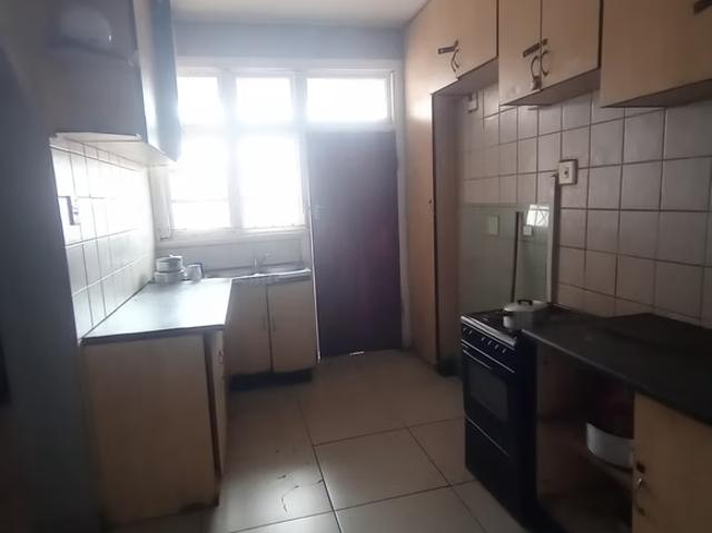 Massive Room to Let