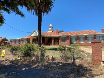 MASSIVE SHARE HOUSE SPACE!