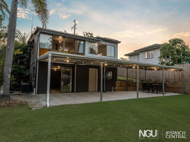 MASSIVE SHED, MULTIPLE LIVING AREAS & SPACIOUS BACKYARD!