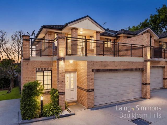 Massive Townhouse One Common Wall, Multiple Living Spaces & Walk to Express City Buses