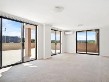 Massive 269sqm Apartment with Sunsets & Water Views