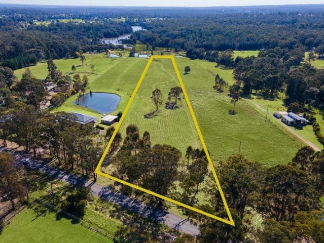 MASSIVE 22,230 sqm RU4 zoned block, 8.4 km to GABLES Box Hill, current rental income $1500 per month !