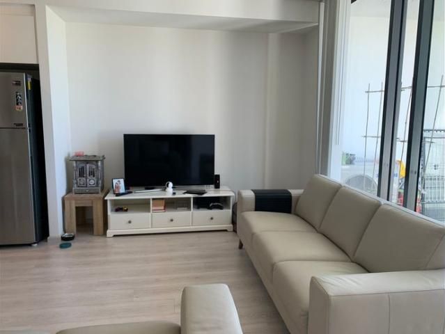 Massive 2 bedroom apartment located in beautiful and quiet Rouse Garden